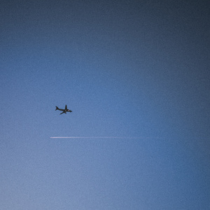 美女扒开内裤让我捅出白浆免费看久久AV
