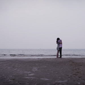 美女扒开内裤让我捅出白浆免费看久久AV
